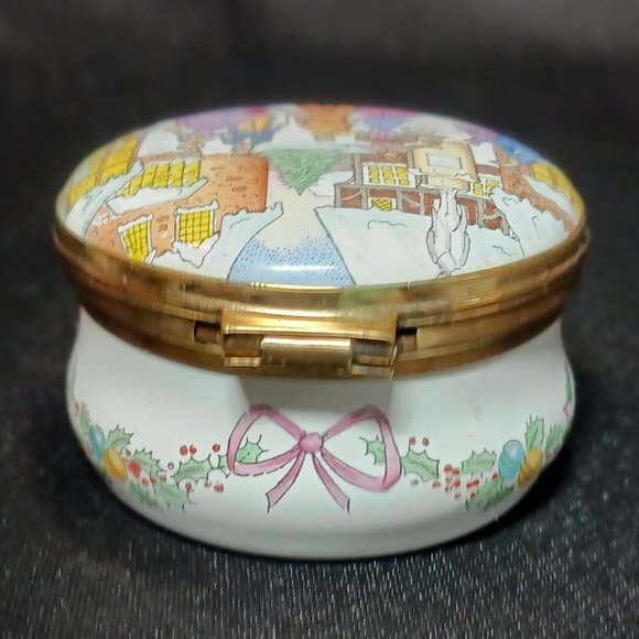Crummles Enamel Trinket Box Harrods Christmas Scene - Picture 4 of 6